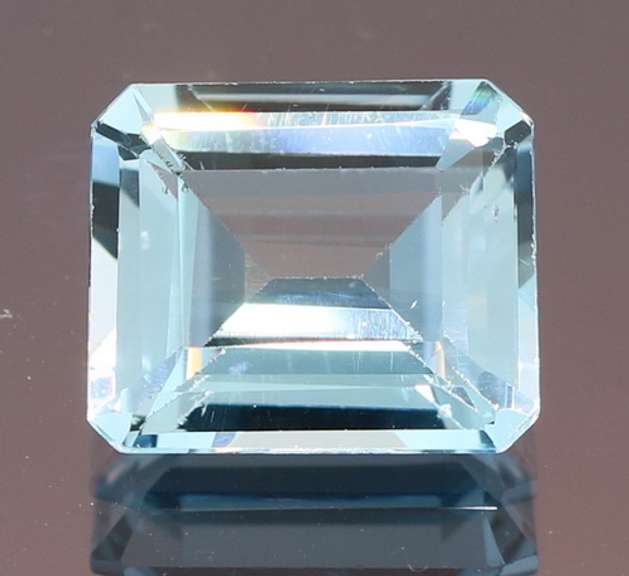 Gorgeous 6.61ct 10x12mm emerald cut Topaz
