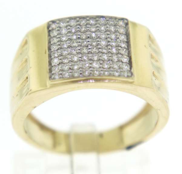 Gent's Yellow Gold Diamond Ring