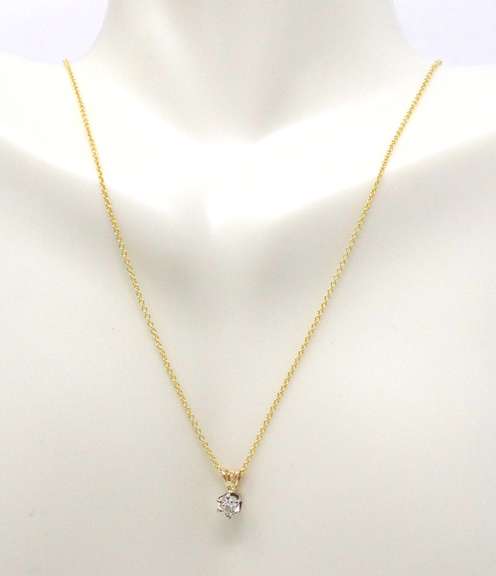 Twinkling 14kt YG Round Brilliant Cut Diamond Solitaire Necklace
