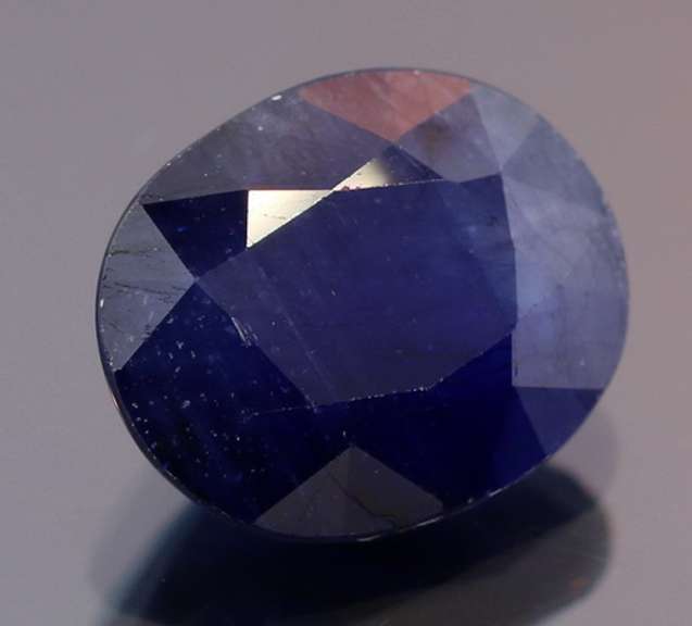 6.55ct Royal blue Sapphire from Madagascar