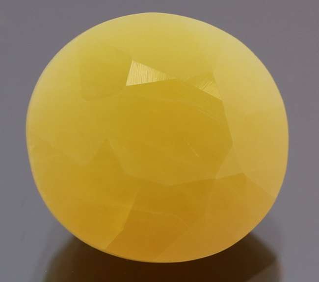 Fantastic blonde caramel 10.43ct untreated Opal