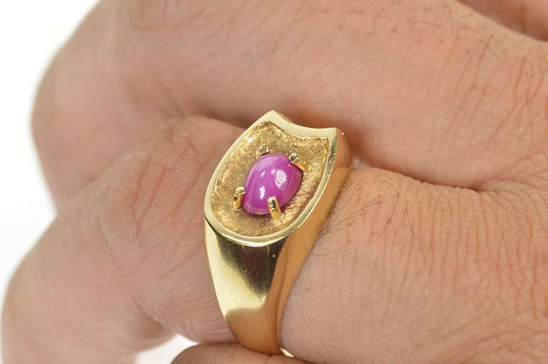 14K Yellow Gold 1960's Retro Lindy Star Ruby Men's Statement Ring