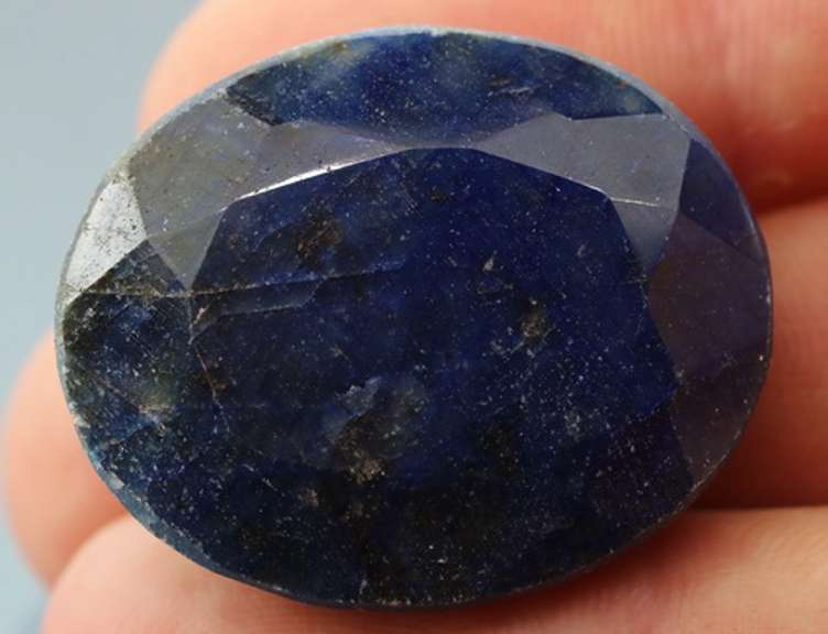 Lavish 97.5ct royal blue Sapphire