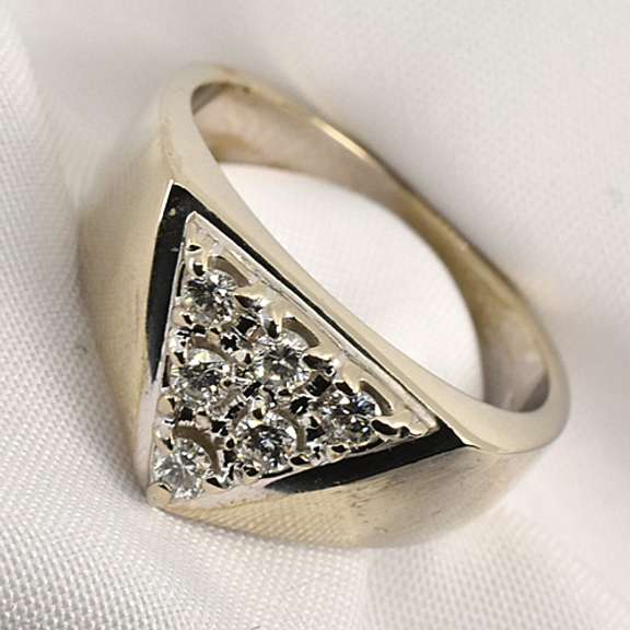 Unisex Triangle of Diamonds Ring