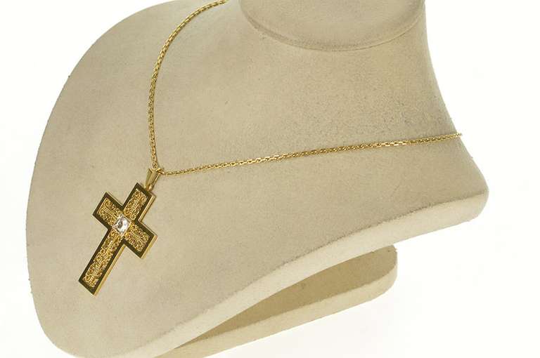 18K Yellow Gold 0.22 Ct Rose Cut Diamond Filigree Cross Pendant