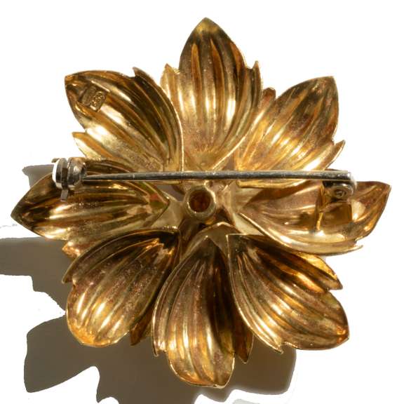 18 K And Amethyst Floral Pin