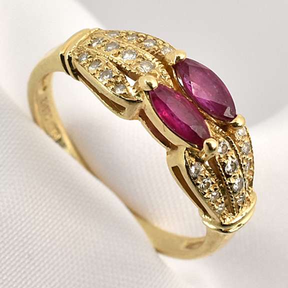 Nicely Styled Ruby & Diamond Ring