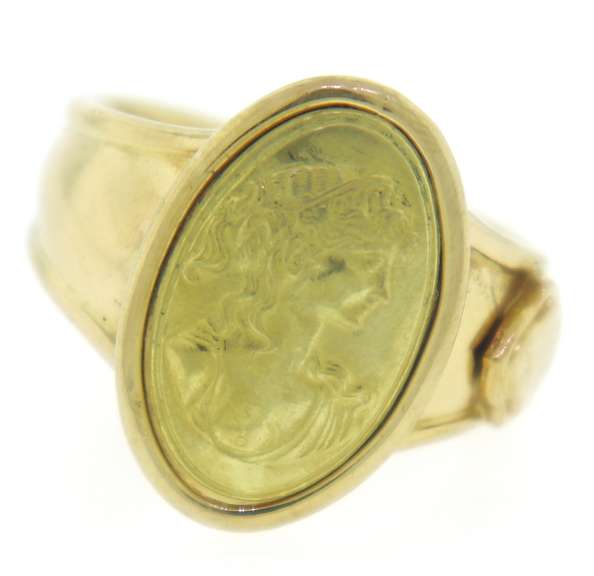 Favorite 18kt Gold Cameo Ring