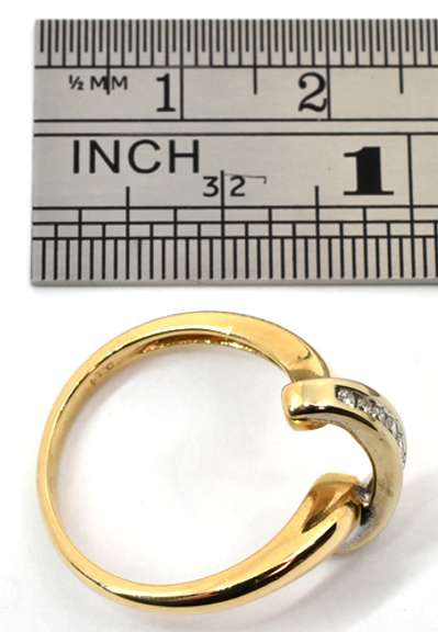 Sparkly Tapered Row of Diamonds Ring
