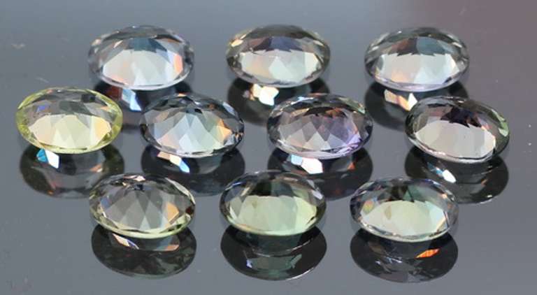 Stunning 6.07ct multi-color Tanzanite set