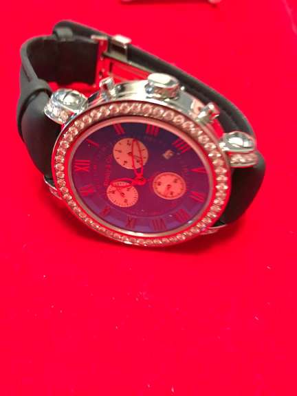 BENNY & CO MEN'S DIAMOND BEZEL WATCH , 5.00 CARATS OF DIAMONDS.