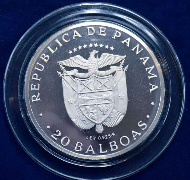 1974 Republic Of Panama 20 Balboas Proof Coin . With Box and COA 4.166 Troy  OZ  of Sterling Silver