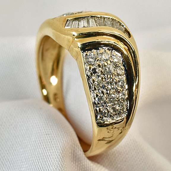 Flashy Baguette & Round Diamond Ring