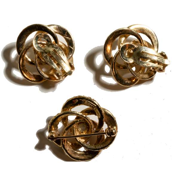 14 K Gold & Pearl Knot Design Bark Pin and Marcthing Earringsk Finish