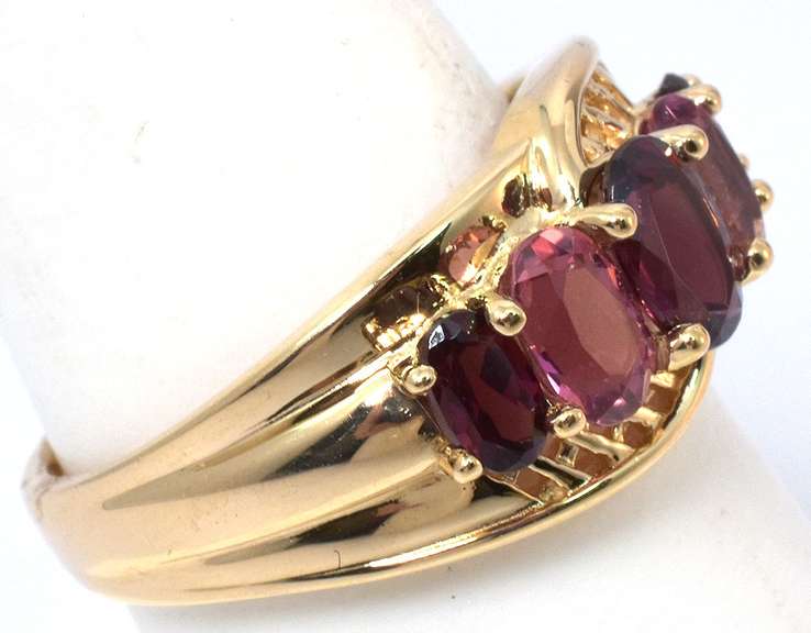 Stately Garnet Ring in 14KT Yellow Gold