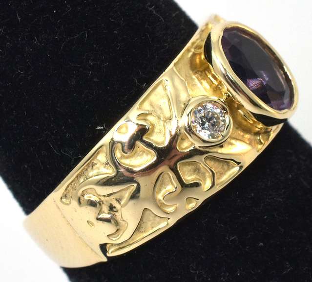 Ornate Amethyst & CZ Ring Band Ring in 14KT Yellow Gold