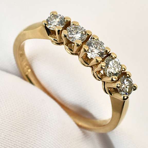 Useful 5 Diamond 1/2 carat Band