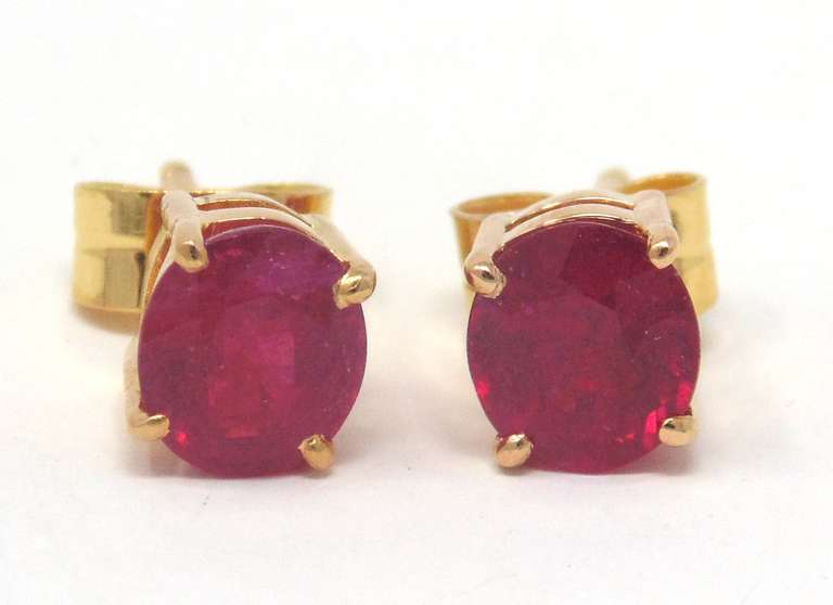 Nice 18kt Flux Ruby Stud Earrings