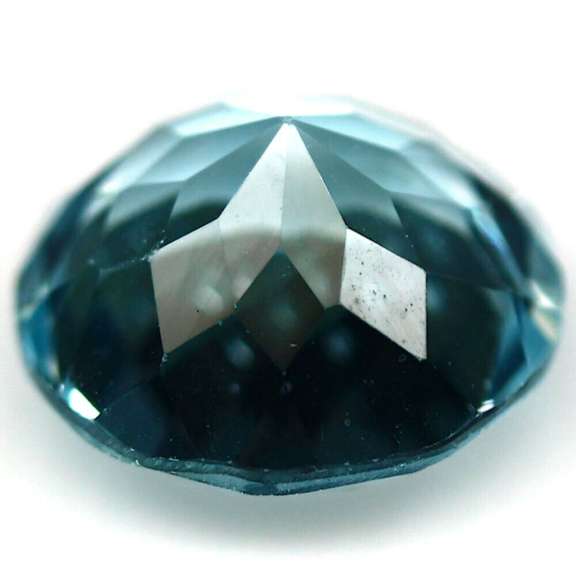 Glittering 4.68ct Swiss blue Topaz solitaire