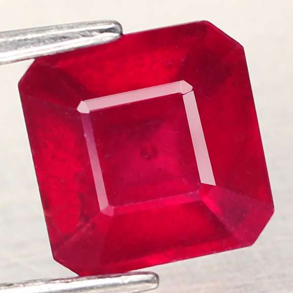 Eye catching 2.58ct rich blood red Ruby
