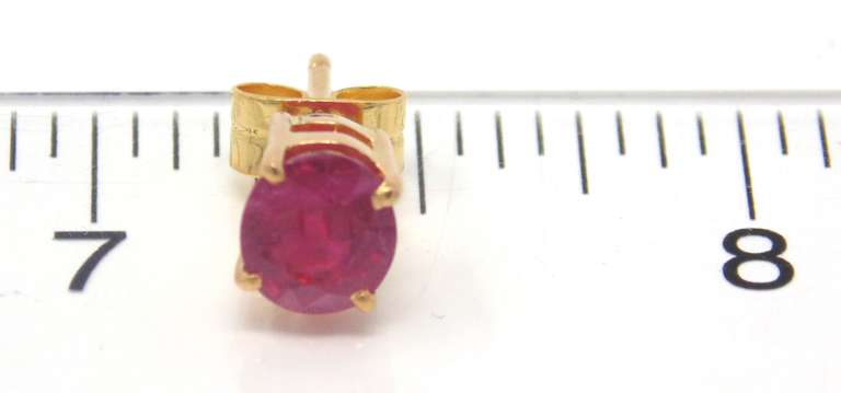 Nice 18kt Flux Ruby Stud Earrings