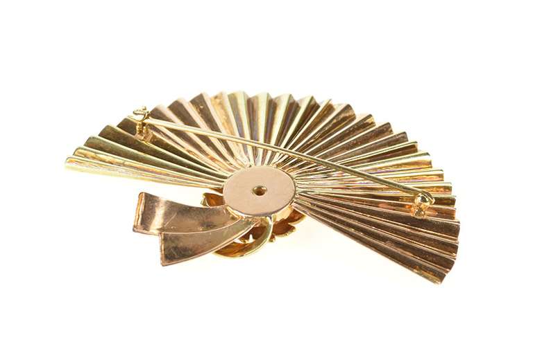 14K Yellow Gold Art Deco Two Tone Pleated Fan Floral Bow Pendant