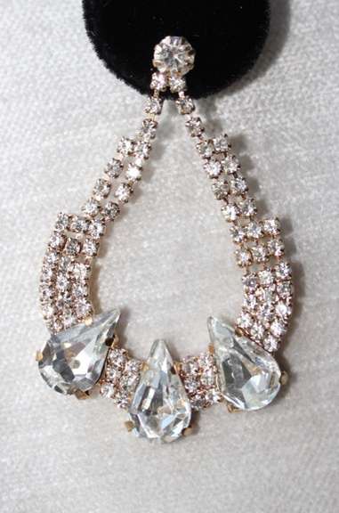 A Very Sexy  Fashion  Design Earrings