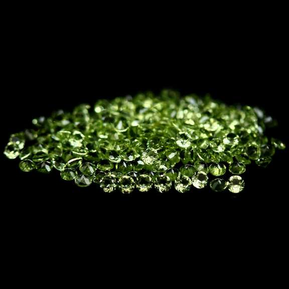 Brilliant 4.96ct set of matched diamond cut Peridot