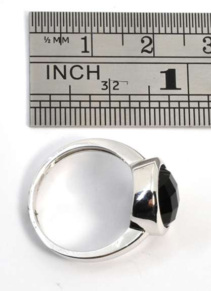 Fashionable Black Agate Ring in 14K White Gold
