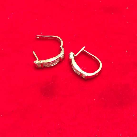 14K YELLOW GOLD LADIES DIAMOND EARRINGS