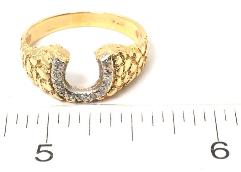 Nugget-Style Horseshoe Ring with Diamonds in Yellow Gold