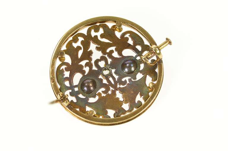 14K Yellow Gold 1940's Diamond Inset Scrollwork Round Pin/Brooch