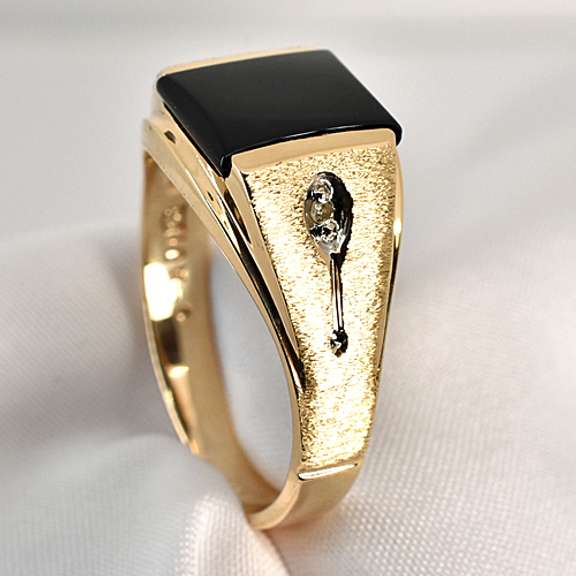 Man's Black Onyx and Gold Ring