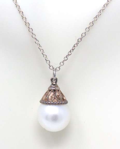 Tiffany & Co Ziegfeld Pearl Pendant on Chain
