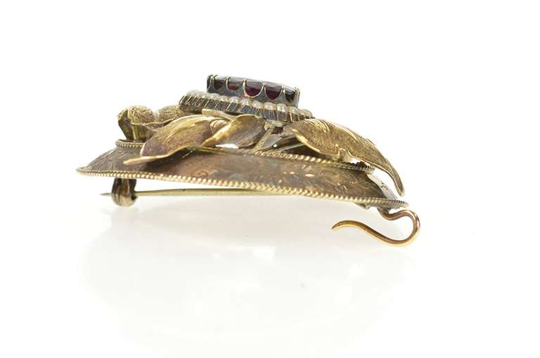 10K Yellow Gold Victorian Amethyst Pearl Etched Leaf Pendant/Pin