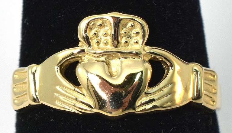 Shiny Claddagh Ring in 14KT Yellow Gold