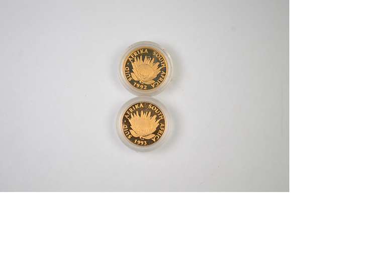 (2) 1992 & 1993 South Africa 1 Rand Protea Flower 1/10 Oz Gold Coins
