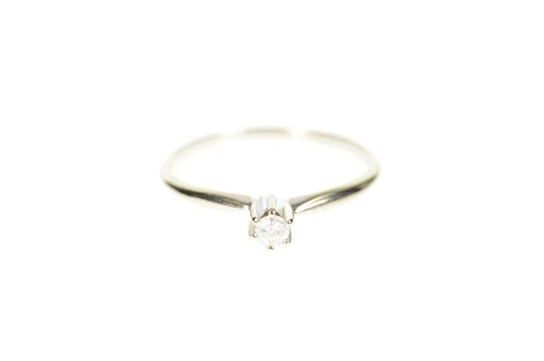 14K White Gold Round Diamond Solitaire Classic Promise Ring