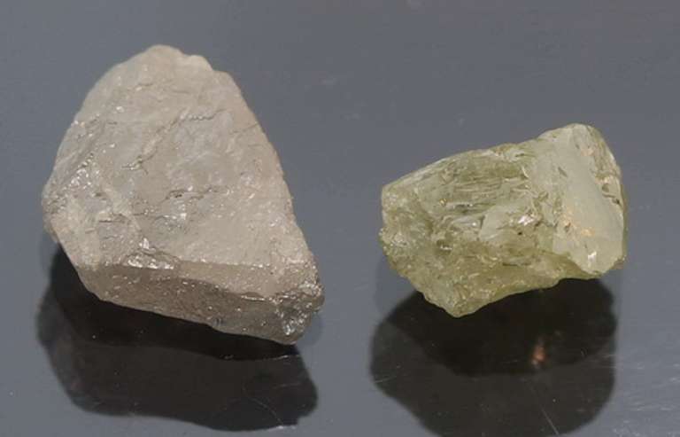 Striking 1.79ct uncut silver Diamond set