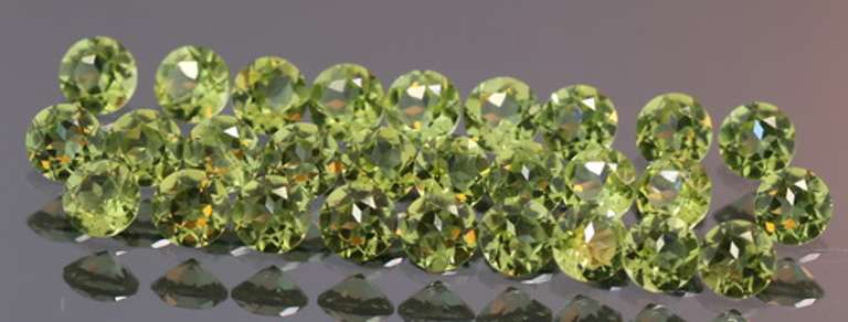 Brilliant 5.06ct set of matched diamond cut Peridot