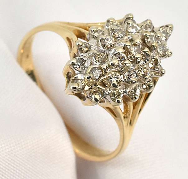 Sparkling 14k Diamond Cluster Ring