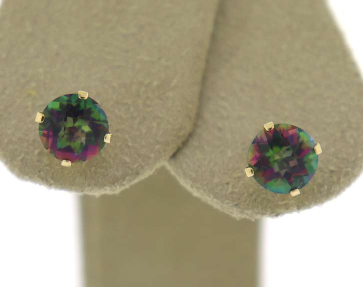 Nice Yellow Gold Mystic Topaz Stud