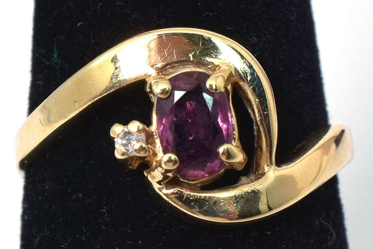 Elegant Ruby & Diamond Ring in Yellow Gold