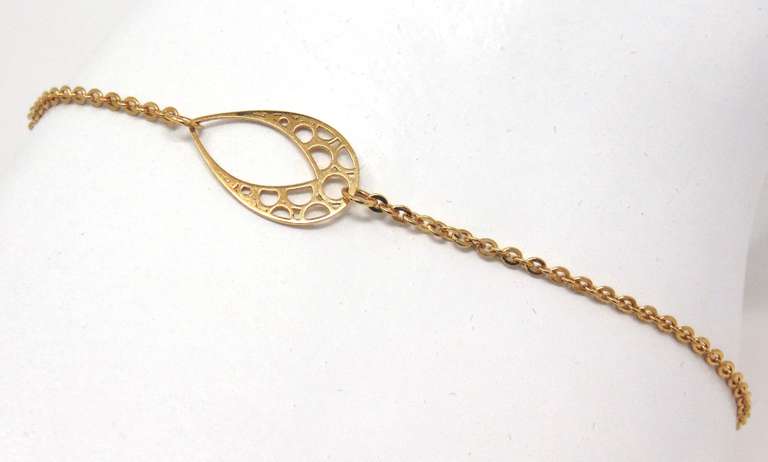 Pretty 18kt Zoughaib Open Teardrop Bracelet