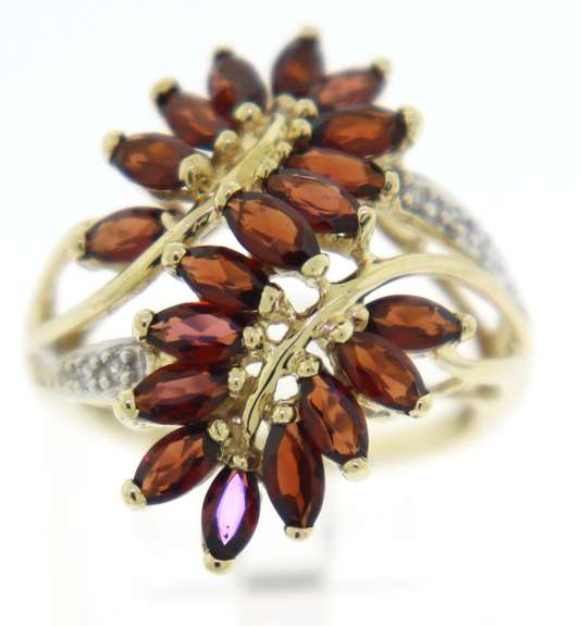 Charming Yellow Gold Garnet & Diamond Waterfall Ring