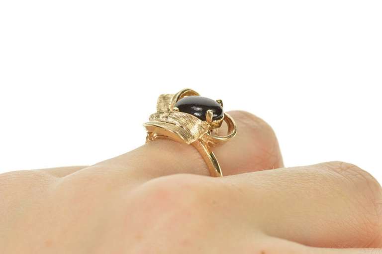 14K Yellow Gold Oval Black Onyx 1960's Leaf Cluster Cocktail Ring