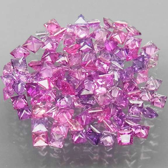 Radiant princess cut! Heated only! 4.61ct Ruby set!