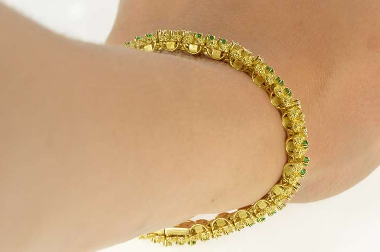 18K Yellow Gold 1.35 Ctw 1930's Emerald Diamond Nugget Link Bracelet