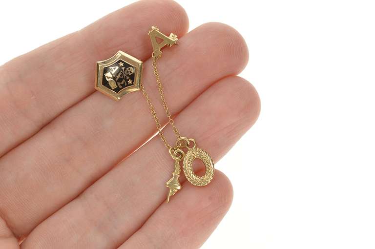 10K Yellow Gold Alpha Chi Sigma Enamel Frat Chain Lapel Pin/Brooch