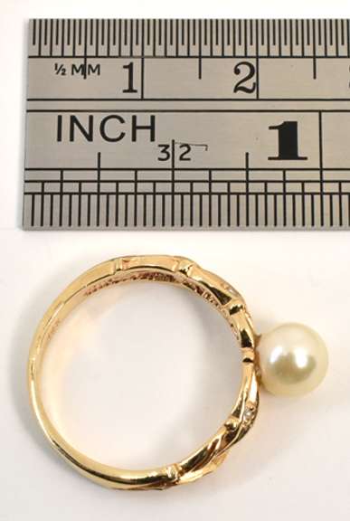 Elegant Pearl Ring